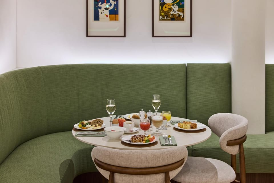 Restaurant/places to eat, Food close-up, Food and drinks, Banquet/Function facilities, Food, Food, Breakfast, Continental breakfast, Buffet breakfast, Asian breakfast, Italian breakfast, English/Irish breakfast, American breakfast