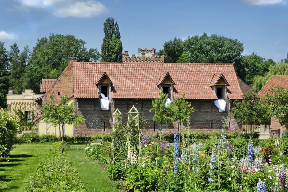 Property building, Decorative detail, Garden view