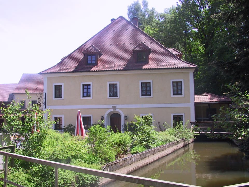 Property building, Facade/entrance, River view