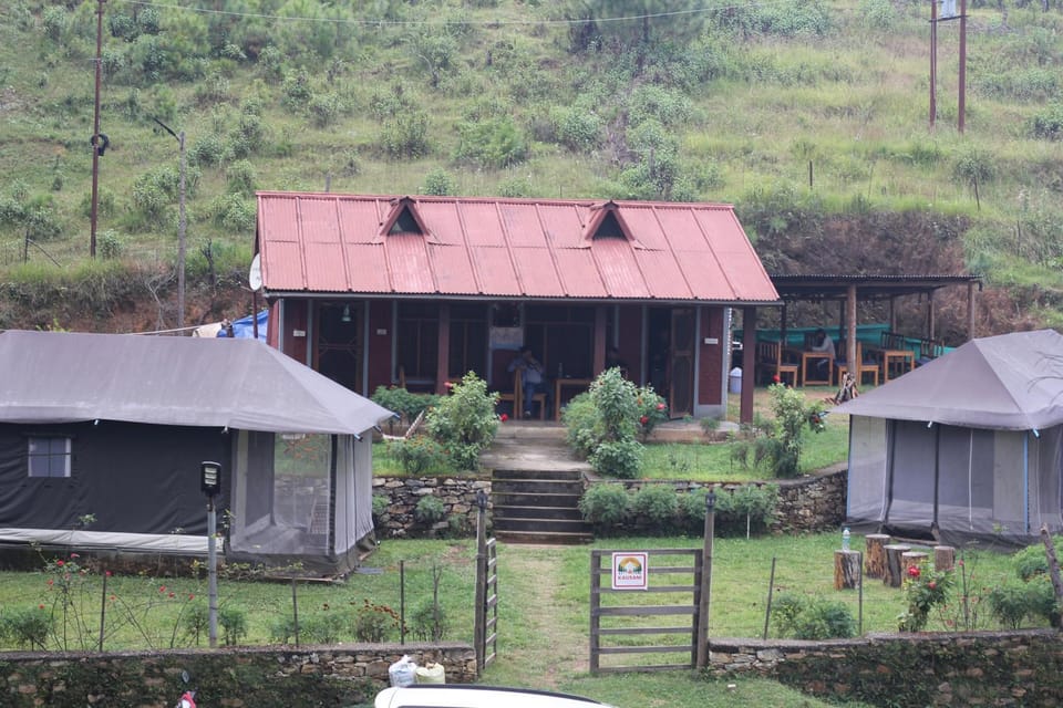 Kausani Jungle Camp Hotel in Uttarakhand