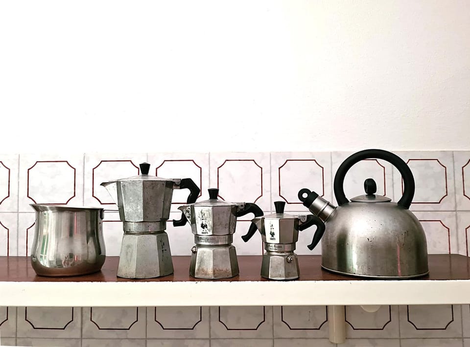 Coffee/tea facilities, kitchen