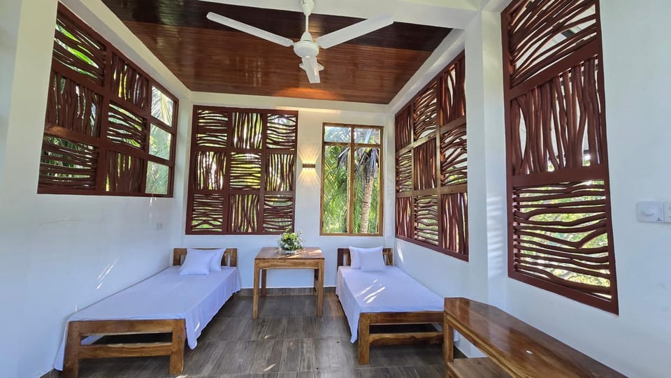 Photo of the whole room, Bedroom