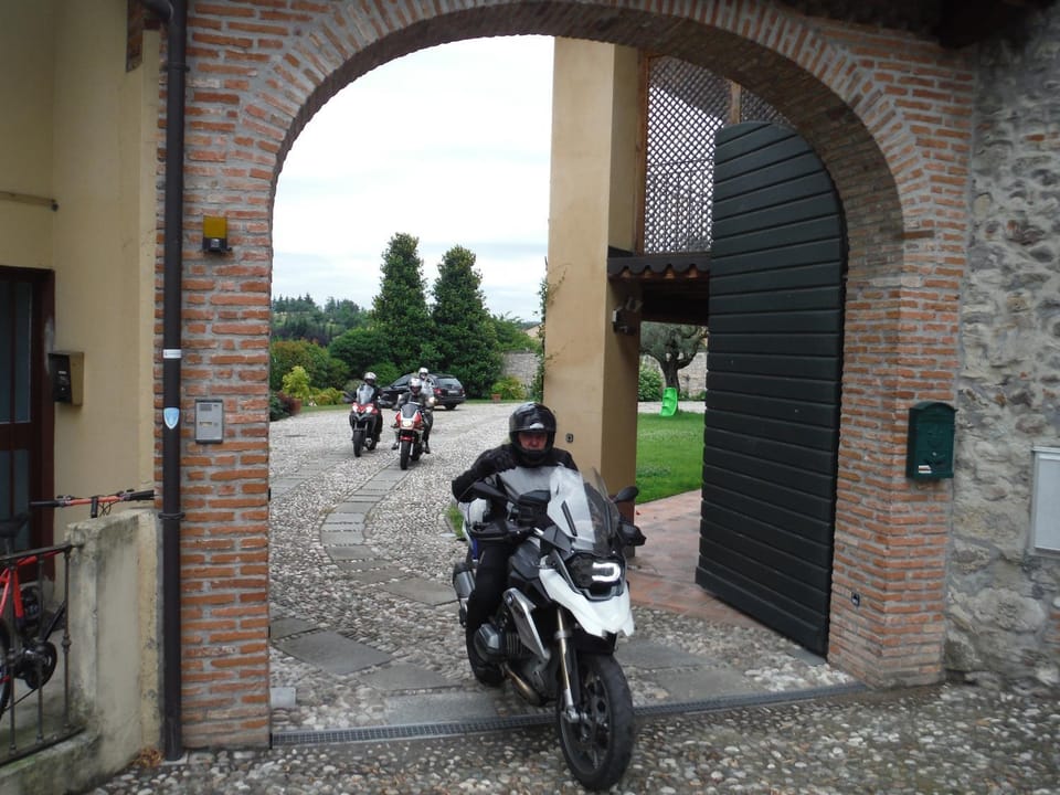 Facade/entrance, People, Other, Sports