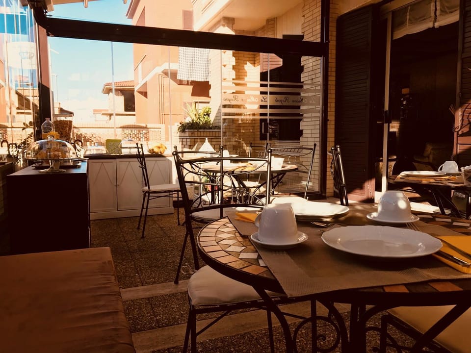 Lounge or bar, Buffet breakfast, Italian breakfast