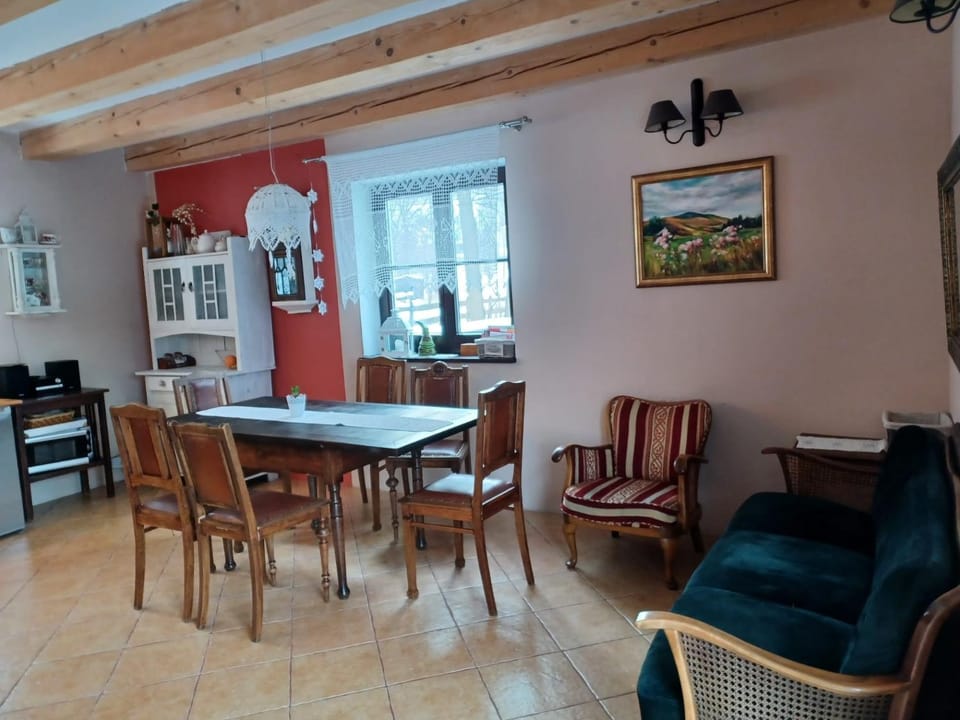 Kitchen or kitchenette, Living room, Seating area