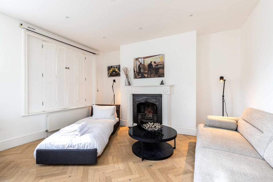 Spacious 2 Bed North London Flat with Balconies Apartment in London Borough of Islington
