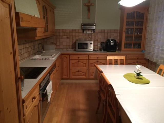 Kitchen or kitchenette, Communal kitchen