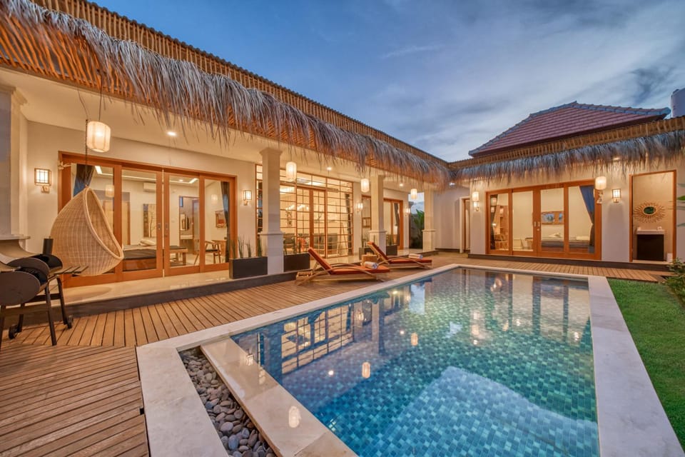Property building, BBQ facilities, Swimming pool, sunbed