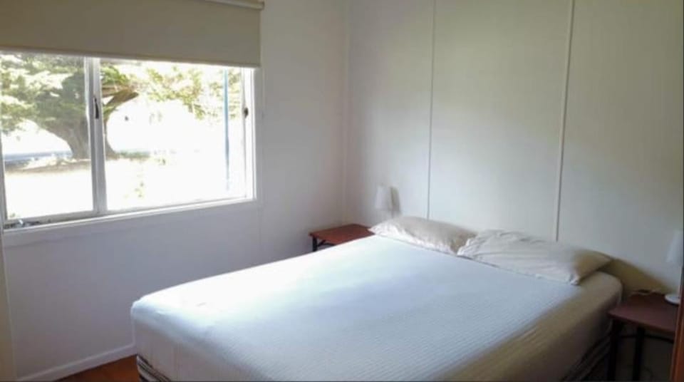 Bed, View (from property/room), Bedroom, Garden view