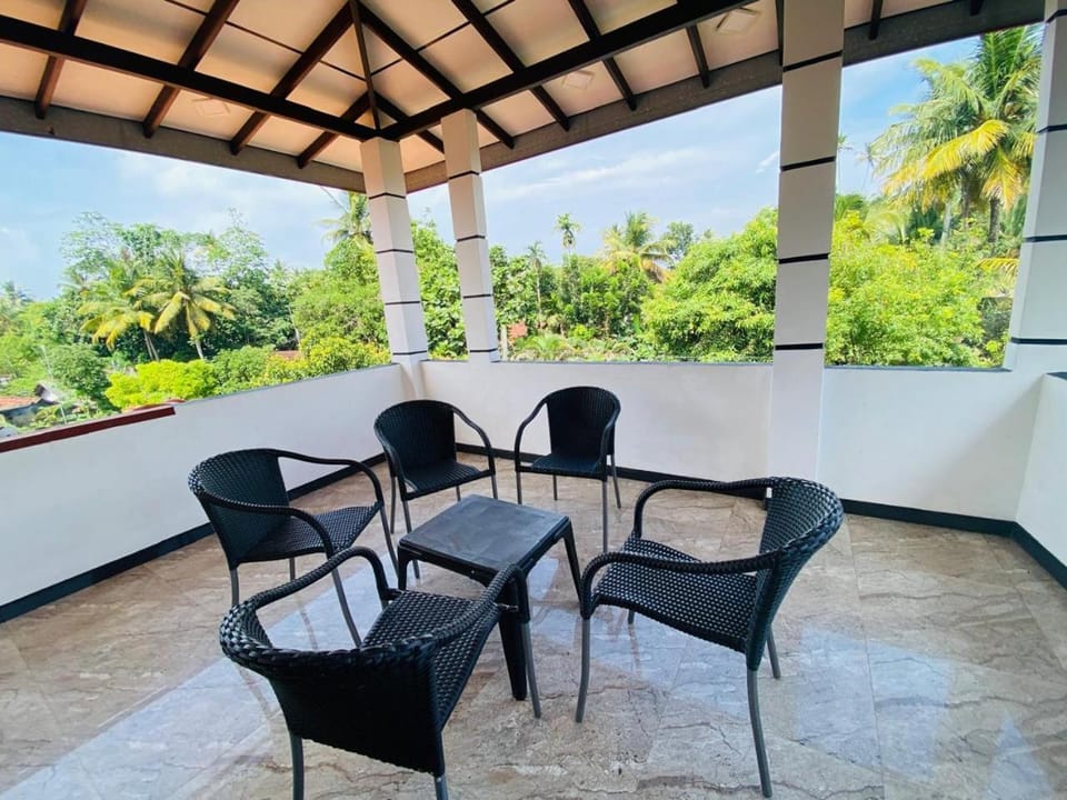 Susantha Villa Apartment in Hikkaduwa