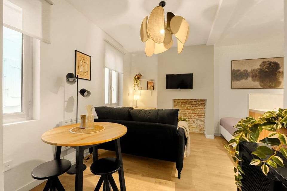 TV and multimedia, Living room, Dining area