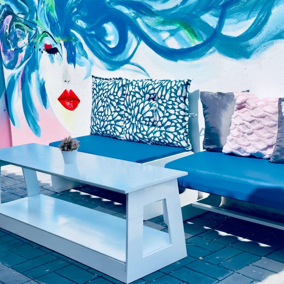 Decorative detail, Seating area