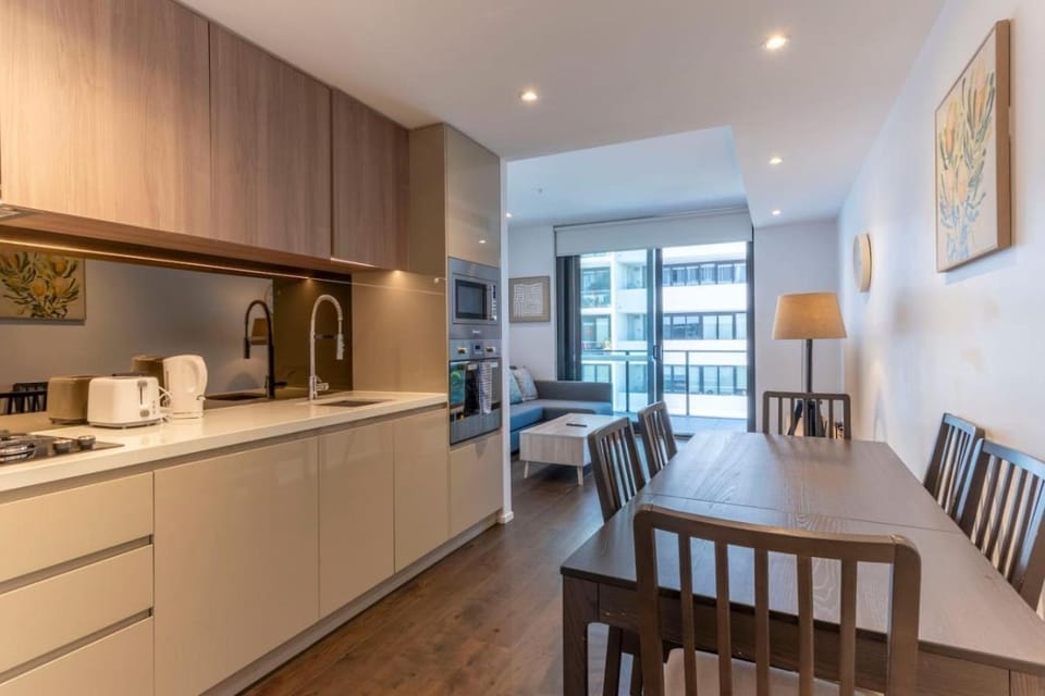 Mascot 3 Bedroom Split Level Elegant Apartment Apartment in Mascot