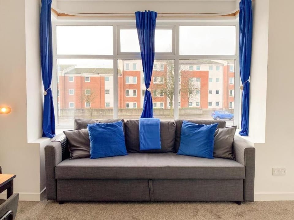 Whitchurch Collection - 1 BR Apartments - Sleeps 4 Apartment in Cardiff