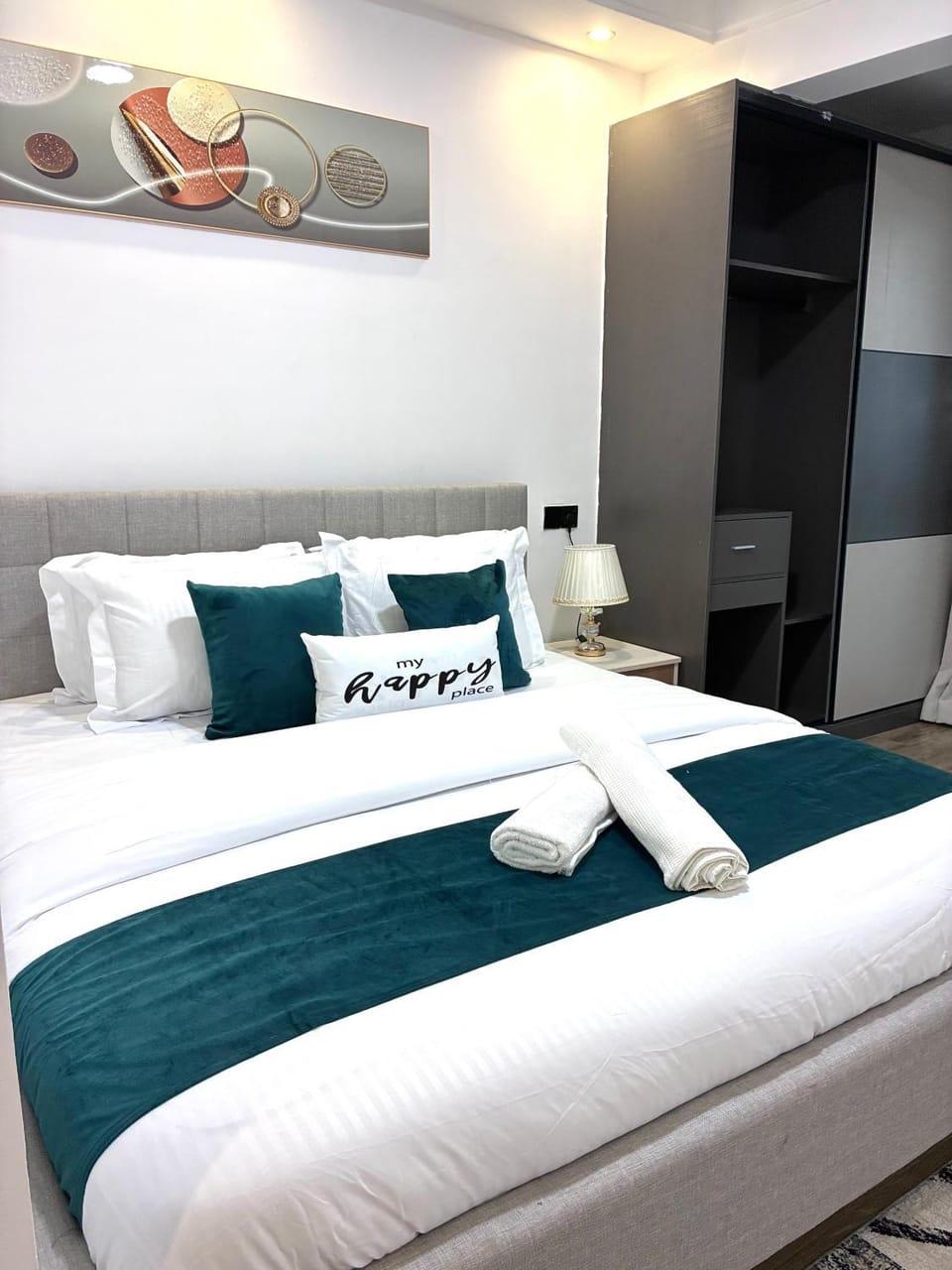 Lavish lavington 4 bedroom Apartment plus dsq Apartment in Nairobi County