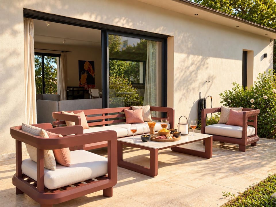 Patio, Day, People, Garden, View (from property/room), Balcony/Terrace, Living room, Seating area, Garden view, group of guests, sunbed
