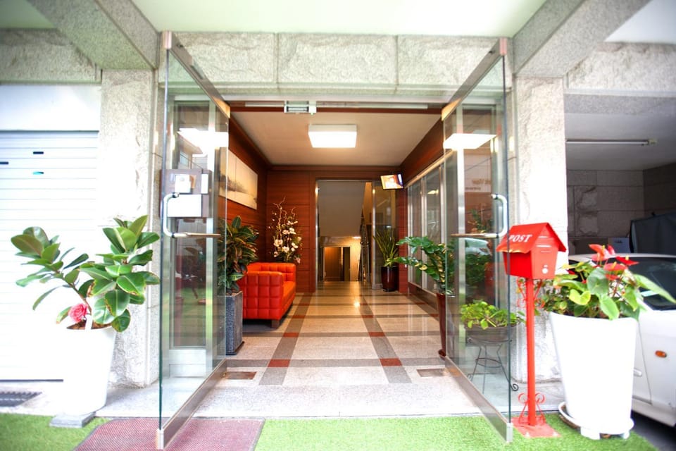Facade/entrance, Lobby or reception