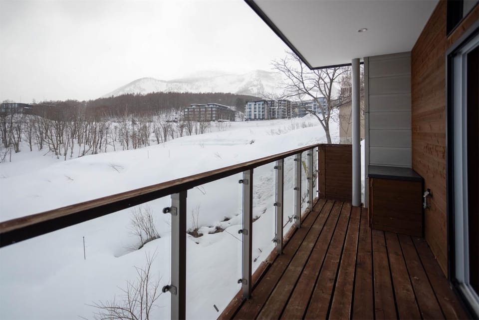 Toshokan #2 House in Niseko