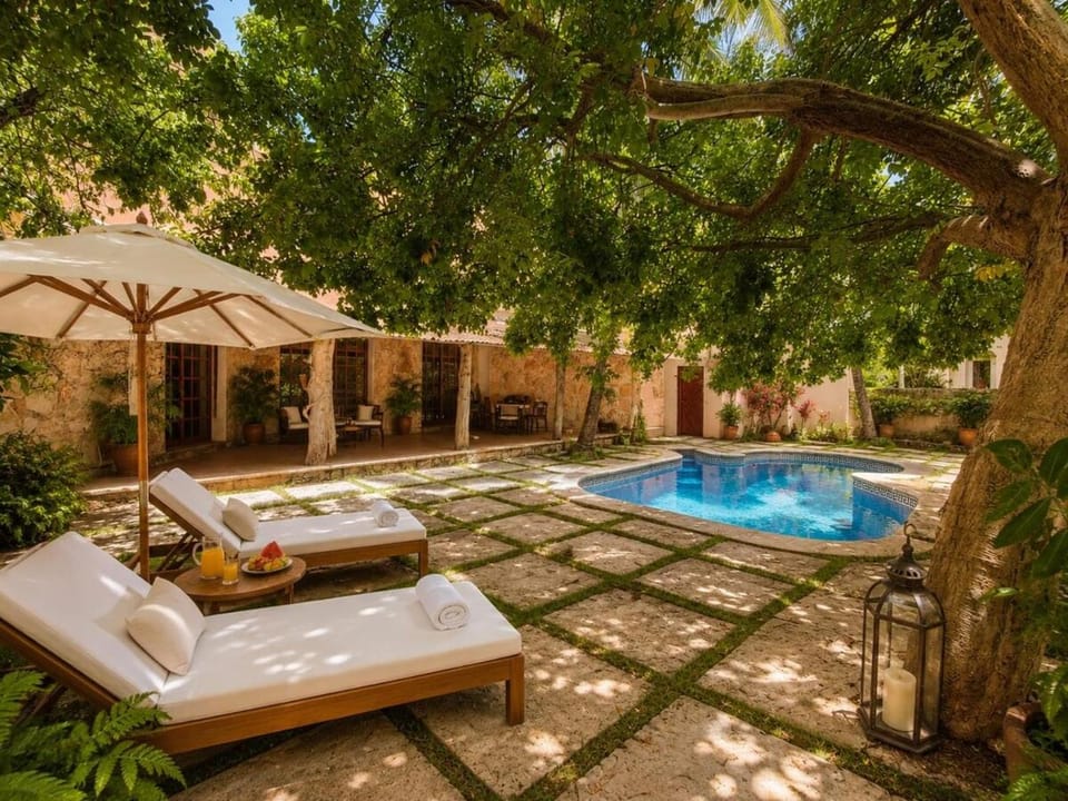 Hacienda las Golondrinas with Private ChefIncluded Villa in Isla Mujeres