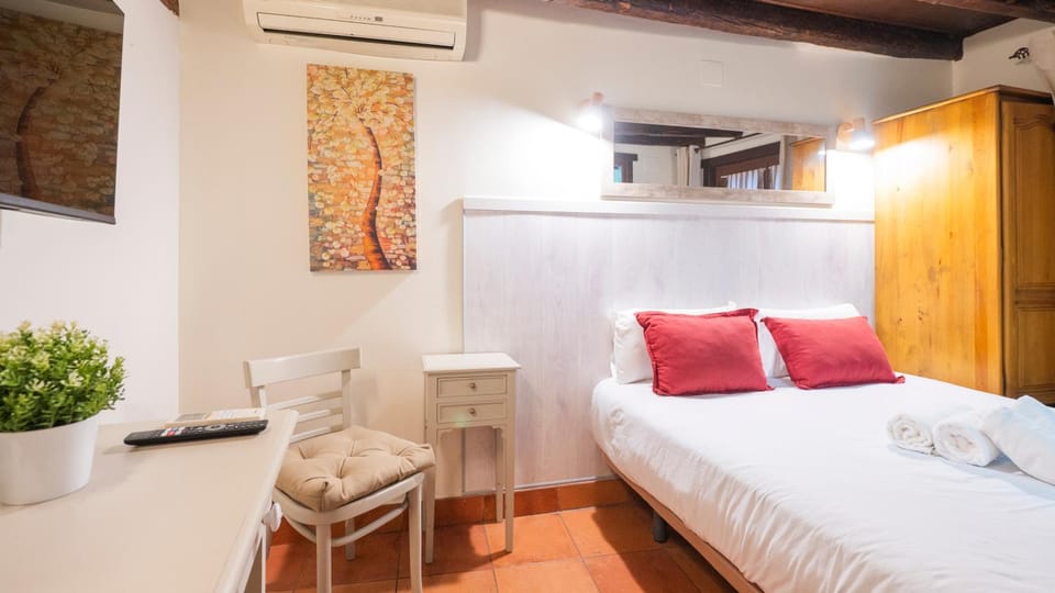 Bed, Photo of the whole room, Bedroom, towels, wardrobe, air conditioner