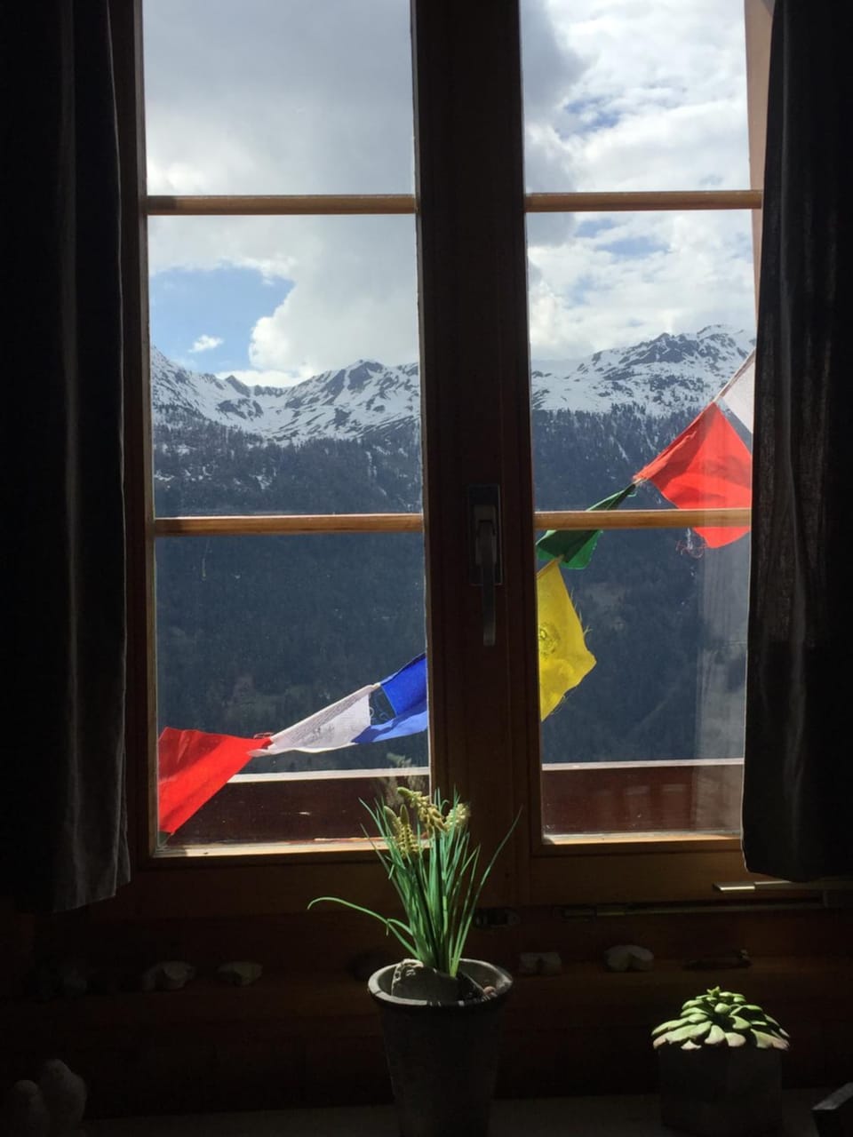 Petit Appart de Charme Eau chaude solaire Rénovation 2021 Wifi disponible Belvedere 5 Apartment in Canton of Valais