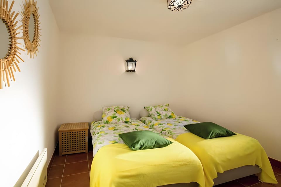 Property building, Living room, Bedroom