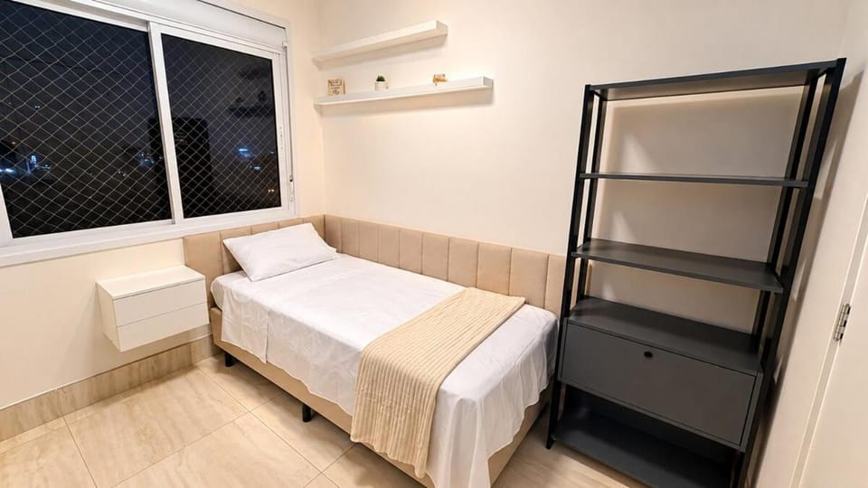 Apto impecável com 3 dormitórios Apartment in Porto Alegre
