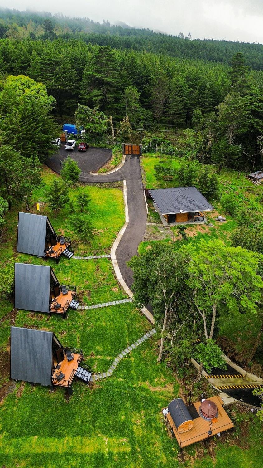 Chalet Agapanto- Finca Montecalma Nature lodge in Heredia Province