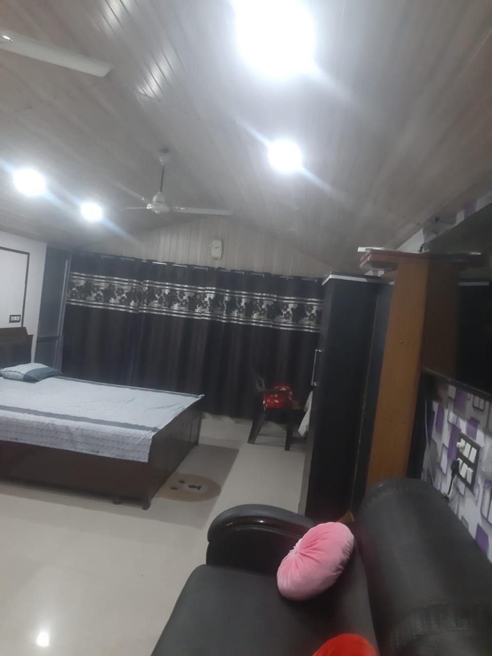 TV and multimedia, Photo of the whole room, Bedroom