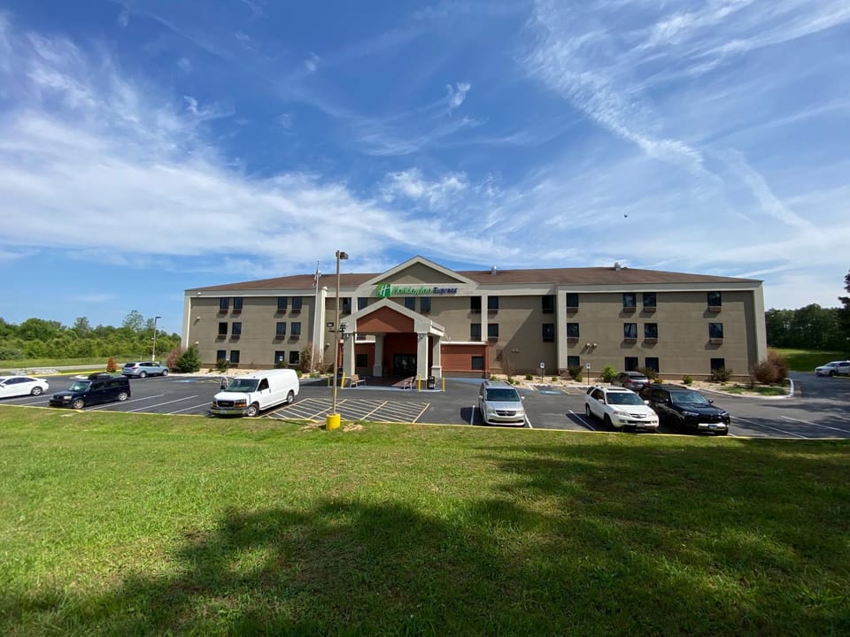 Property building, Day, Location, Parking