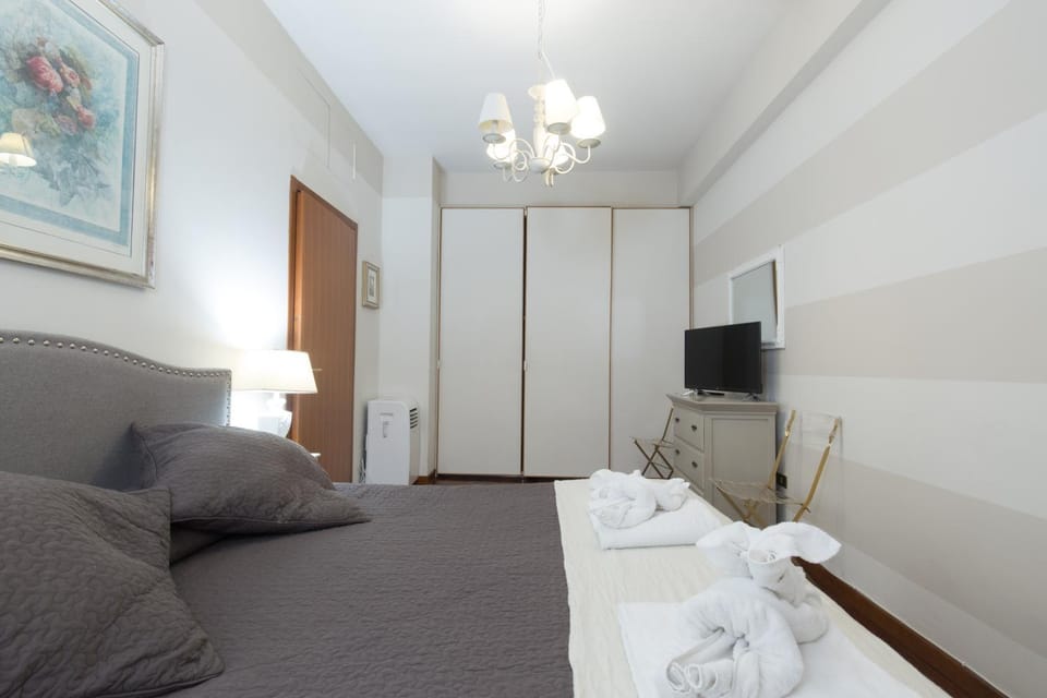 TV and multimedia, Bedroom, heating, air conditioner