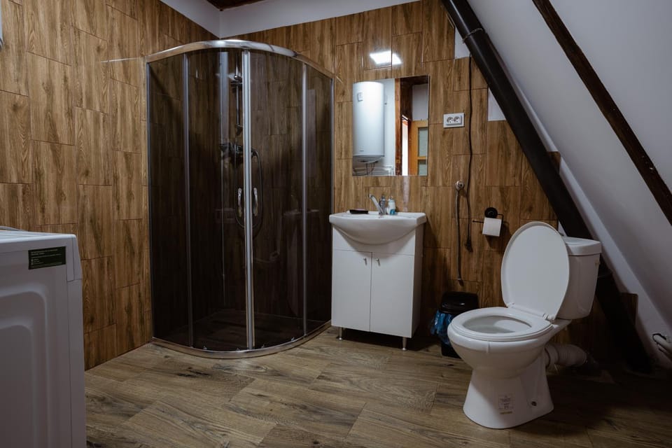 Shower, Toilet, Bathroom