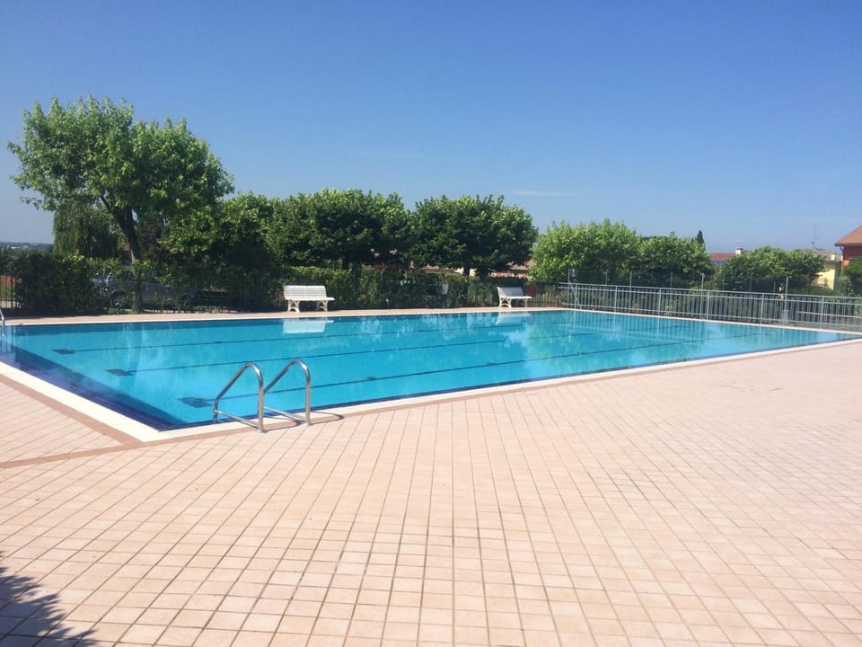 Property building, Balcony/Terrace, Other, Swimming pool, sunbed
