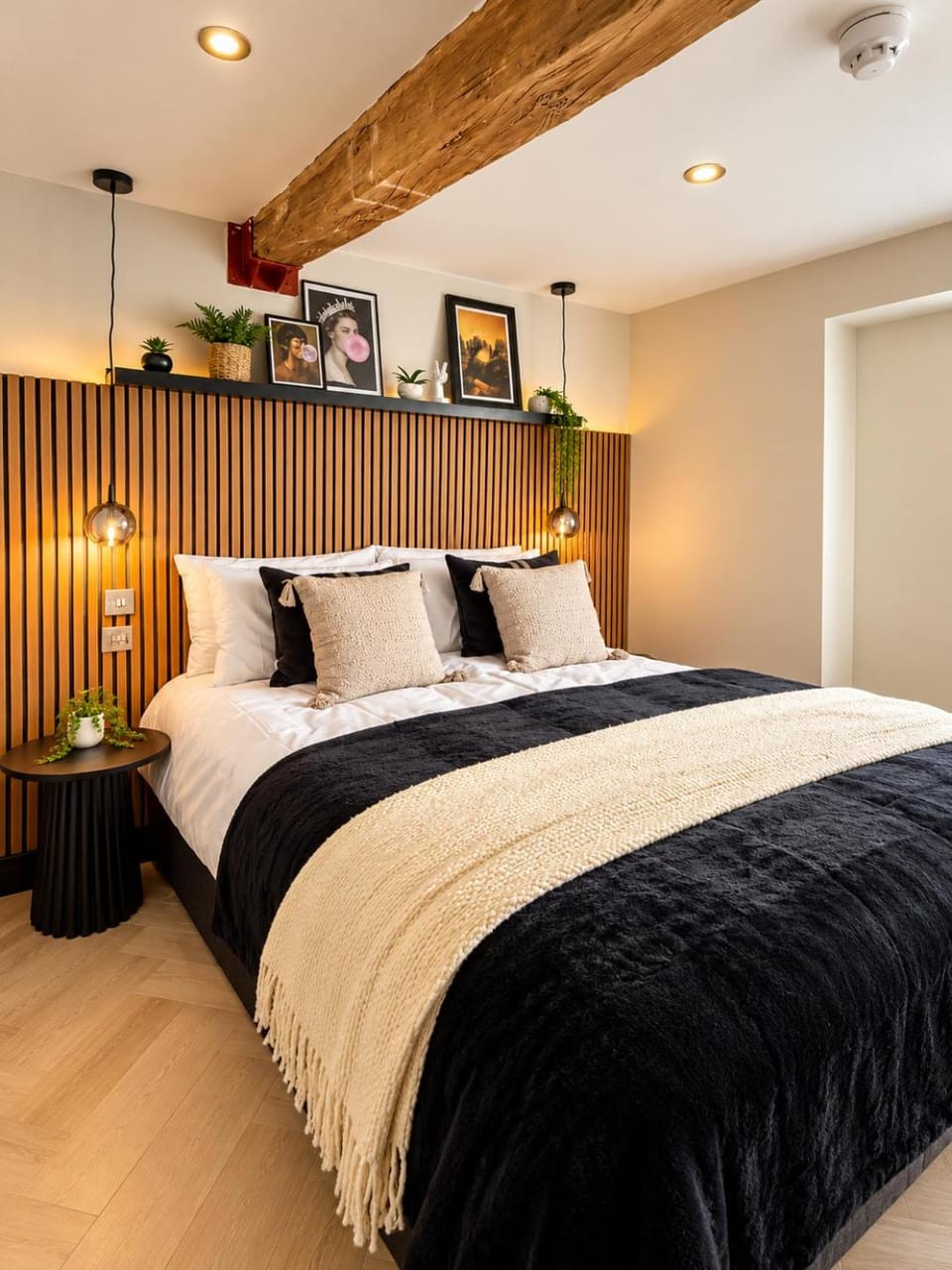 Boutique Triplex in Central Leeds Apartment in Leeds