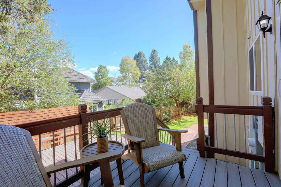 Cherry Creek Reservoir Trail Access On-Site! House in Greenwood Village