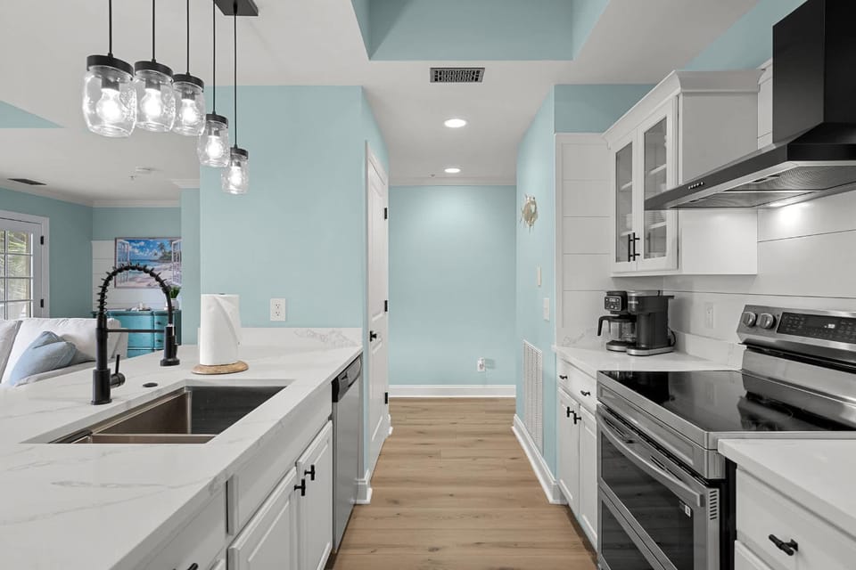 Old Town Bluffton Condo Near May River House in Bluffton