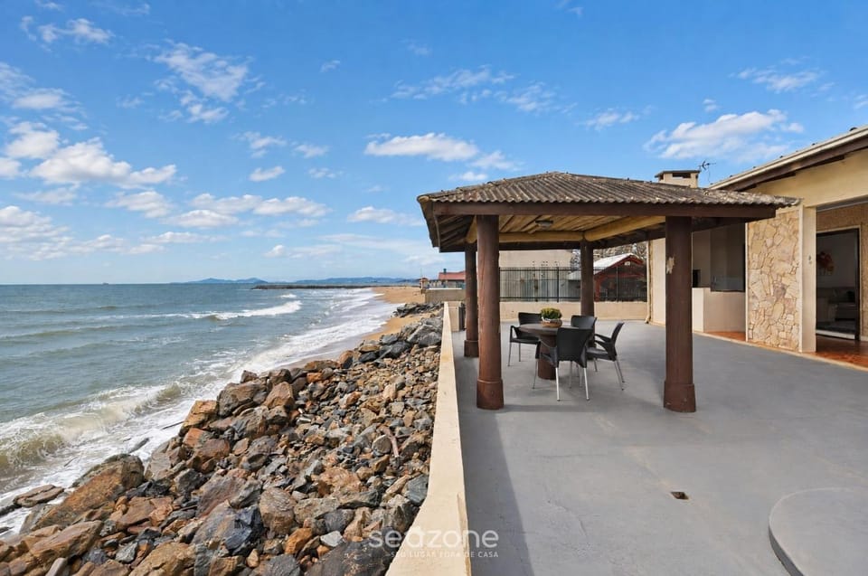 Sea view, Area and facilities