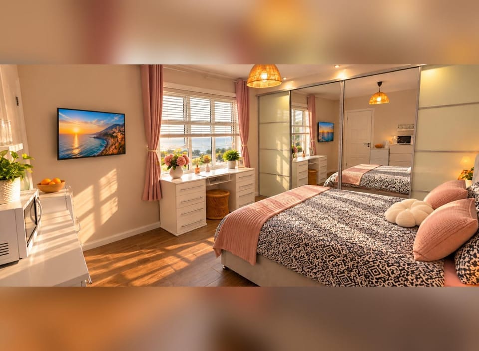 Beautiful Modern Brighton Flat with Sea Views steps from the Beach and City Centre Apartment in Brighton