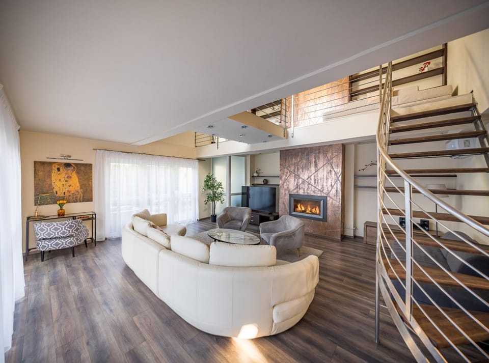 Living room, Seating area