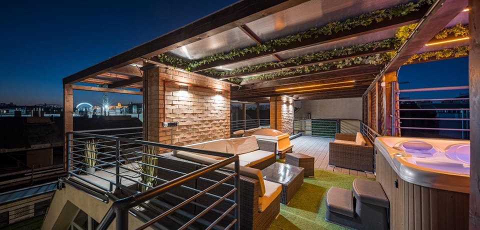 Night, View (from property/room), Balcony/Terrace