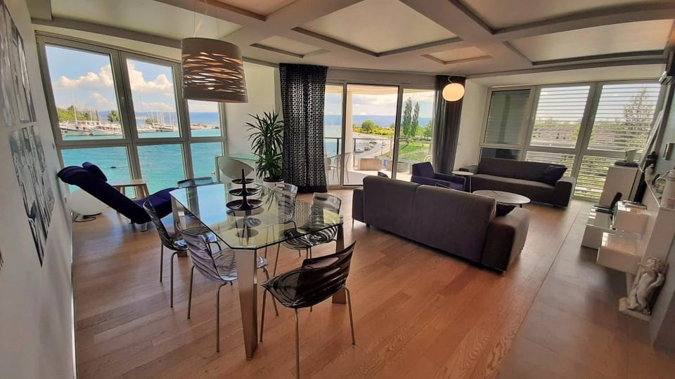 Living room, Seating area, Dining area, River view, Sea view