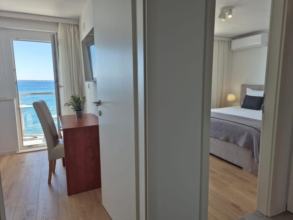 Apartments Zanic on The Beach Bed and Breakfast in Podstrana