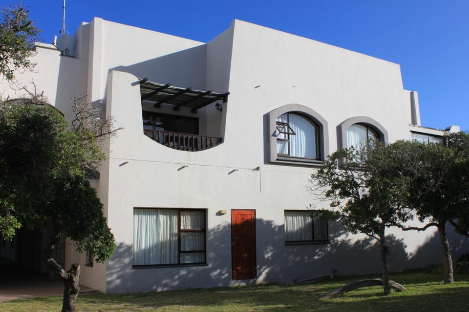 Property building, Facade/entrance, Balcony/Terrace