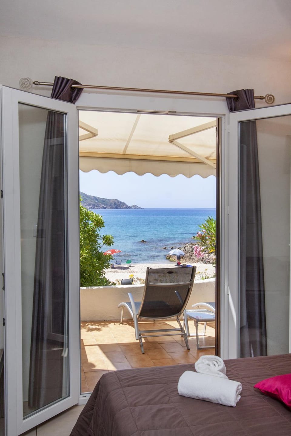 Bathroom, Balcony/Terrace, Photo of the whole room, Bedroom, Sea view