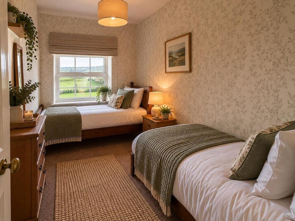 Boutique 2BR Home with Free Parking and Sleeps 6 people House in Cylch-y-Garn