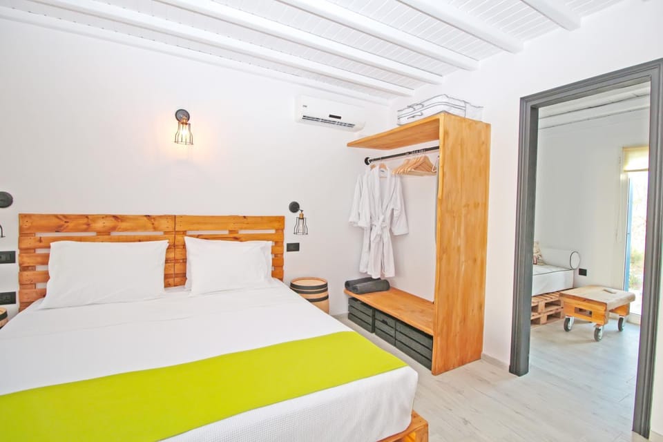 Spring, Bed, Day, Winter, Summer, Photo of the whole room, Decorative detail, Autumn, On site, Area and facilities