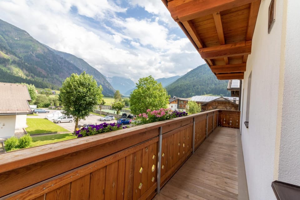Natural landscape, Balcony/Terrace, Mountain view