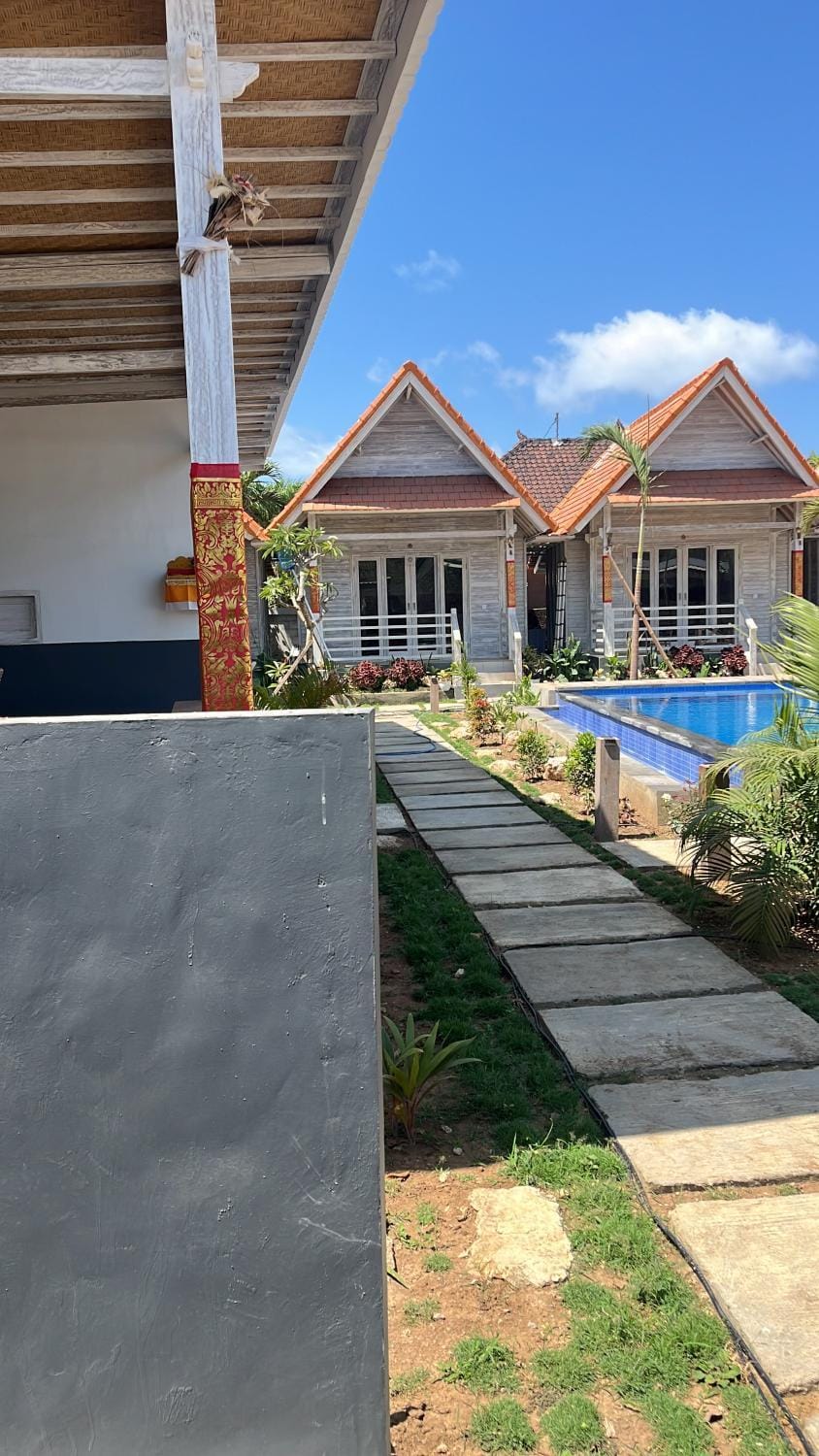 Property building, Day, Pool view, Swimming pool