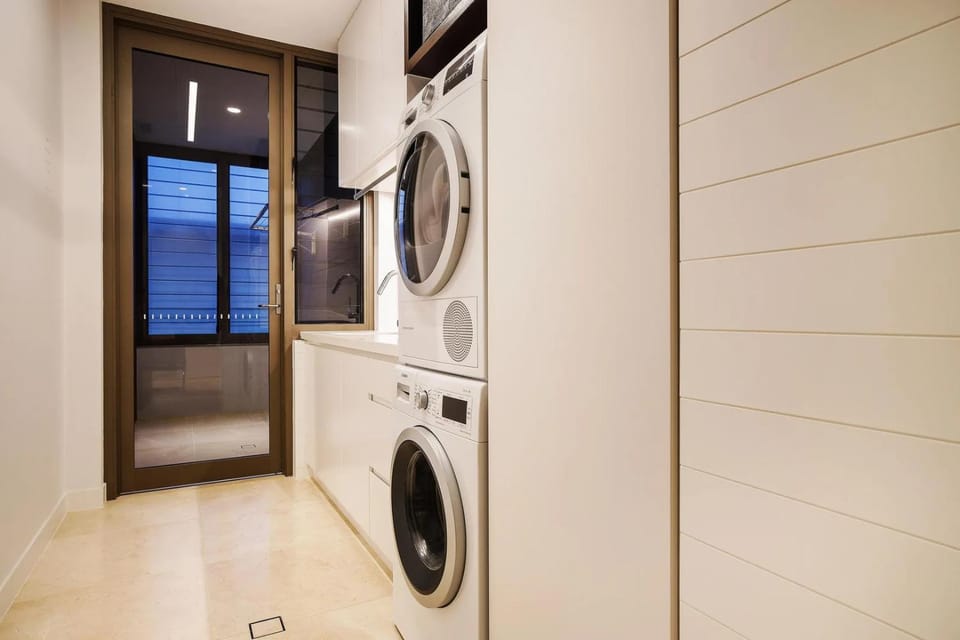 Main Beach Parade Residences Apartment in Surfers Paradise