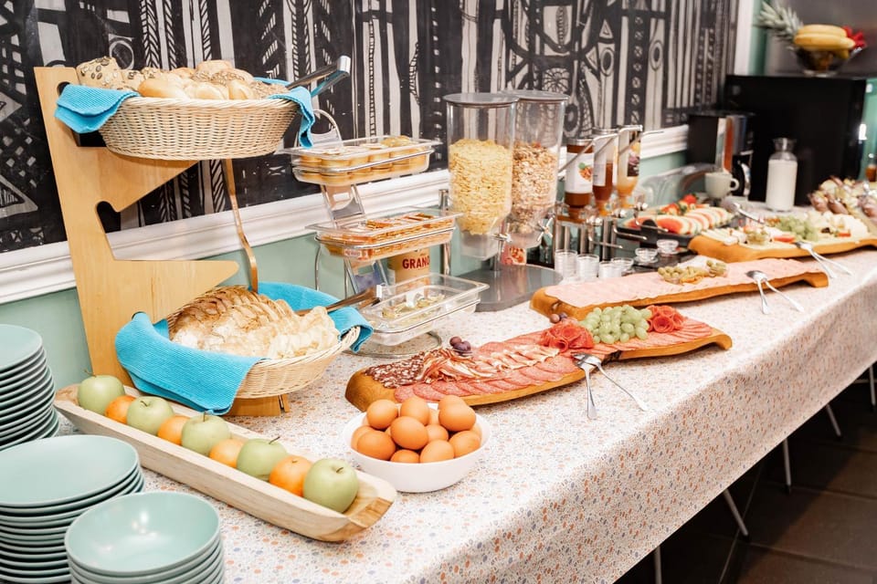 Food and drinks, Buffet breakfast